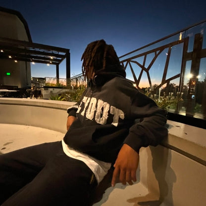 ESSENTIAL BLACK ZIPUP